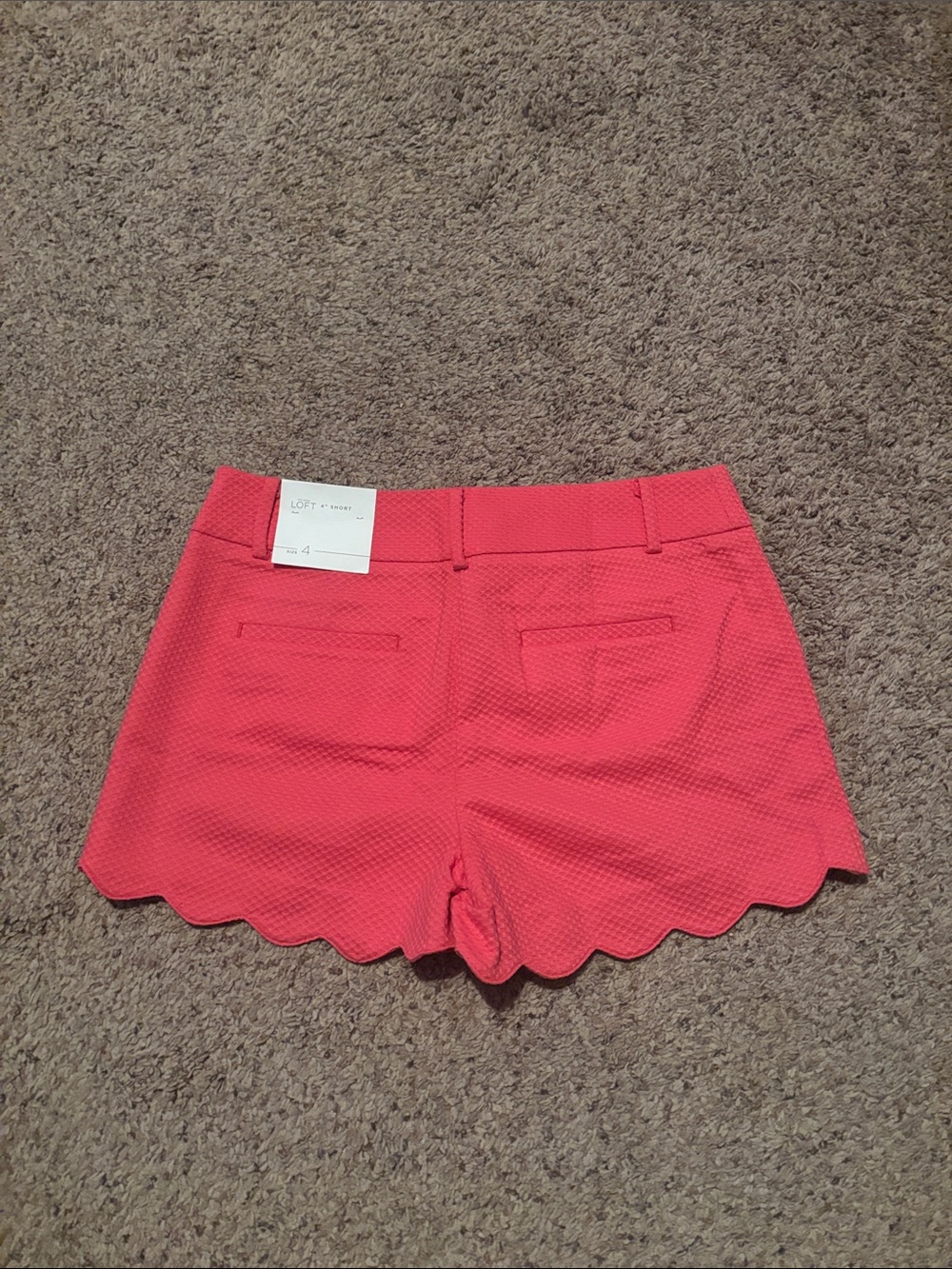 NWT Ann Taylor Loft Scallop-Hem Pink Shorts 4 - Picture 2 of 2